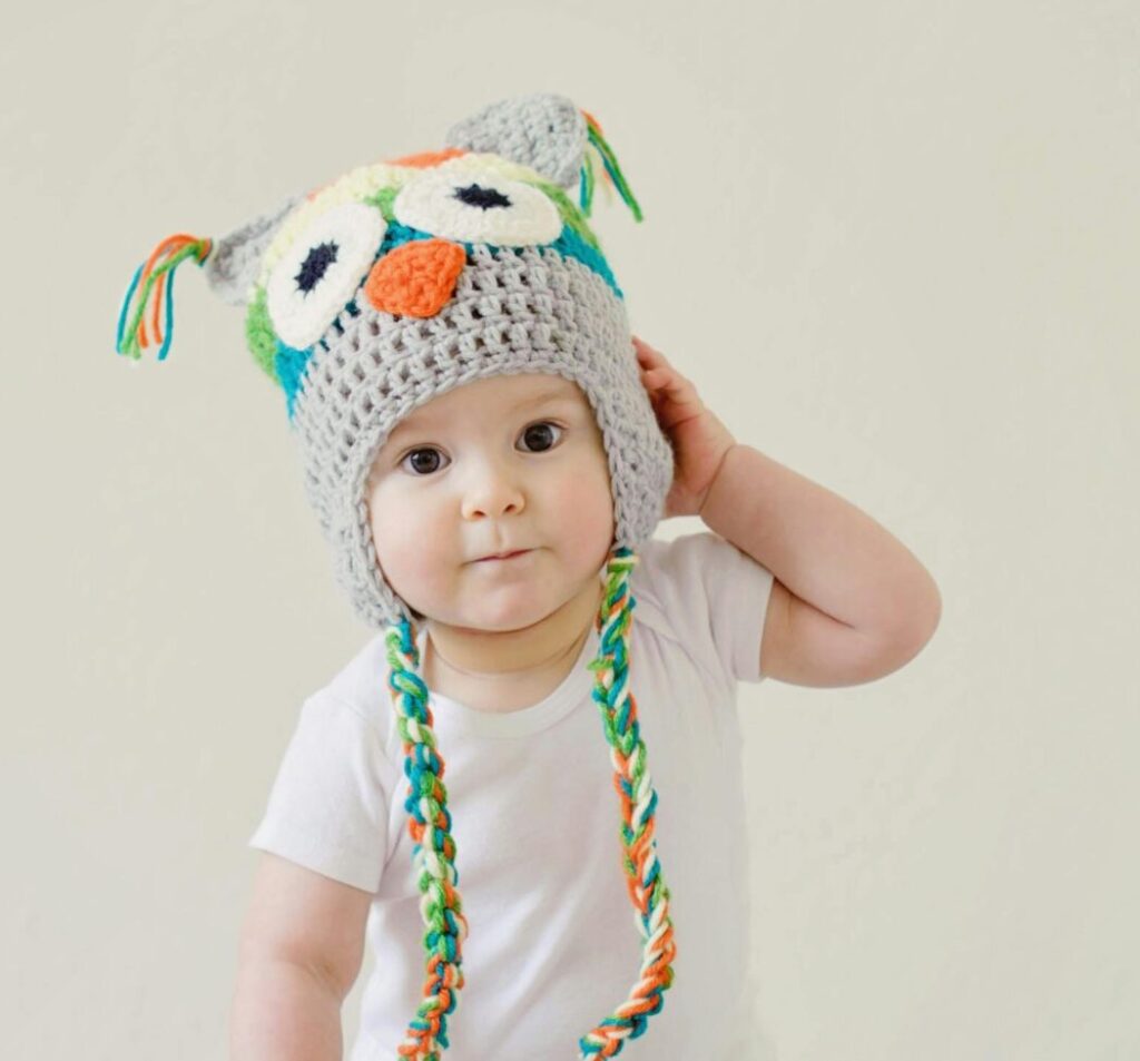 被り物をした子ども